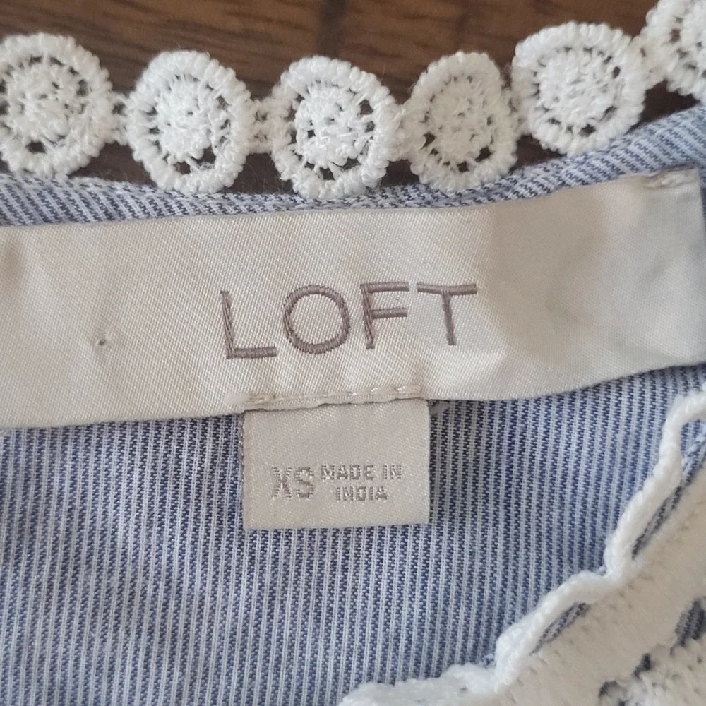 LOFT Women's Blue White Pinstripe Lace Yoke Top XS Ruffle Flutter Sleeve